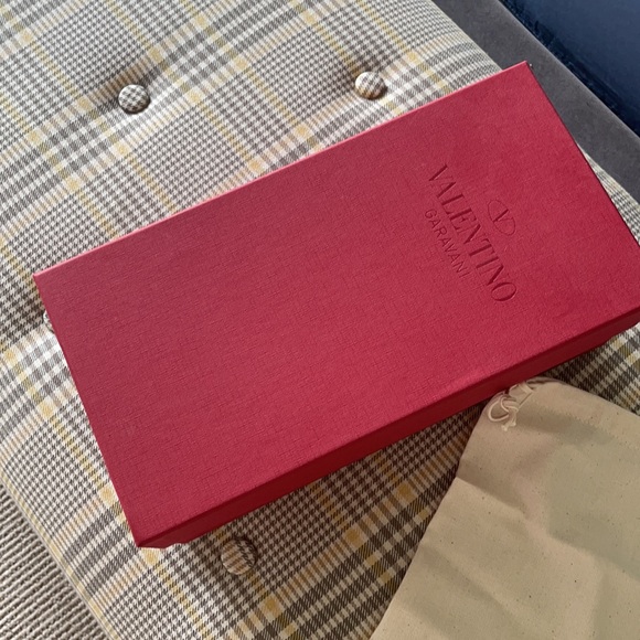 VALENTINO SANDALS WITH KITTEN HEEL - Picture 8 of 10